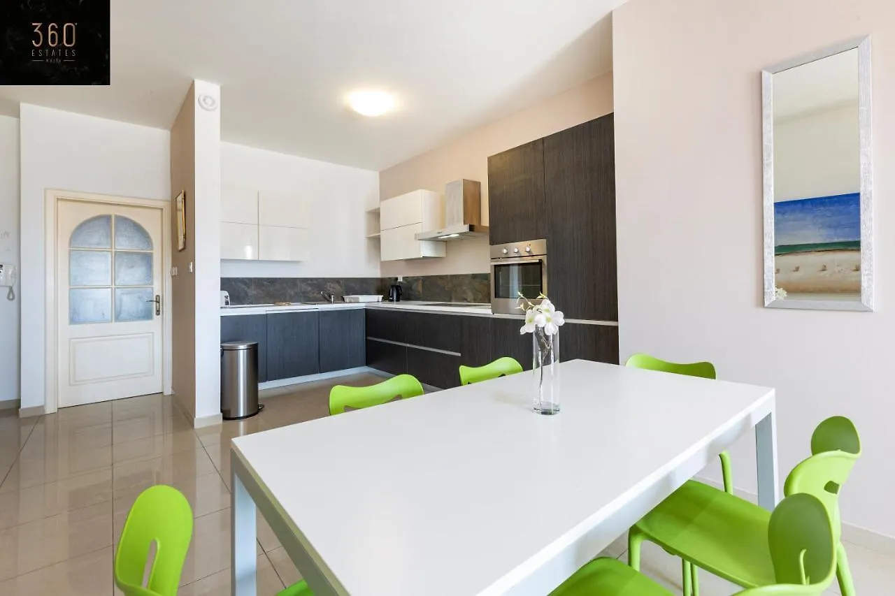 Designer, Fully Equipped Apt, Just Off Tower Road By 360 Estates Sliema